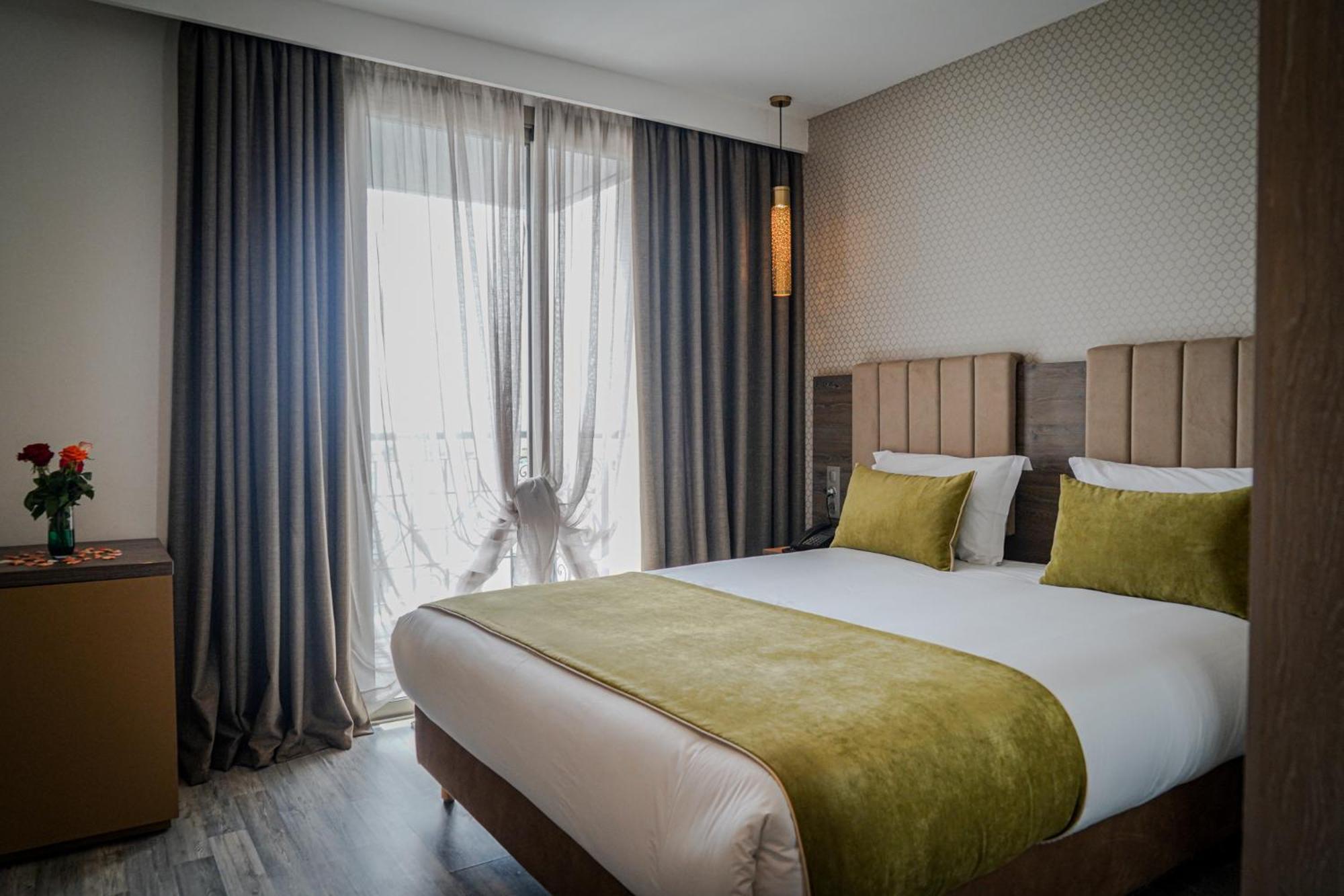 Az Hotel Des Arts Рабат Экстерьер фото